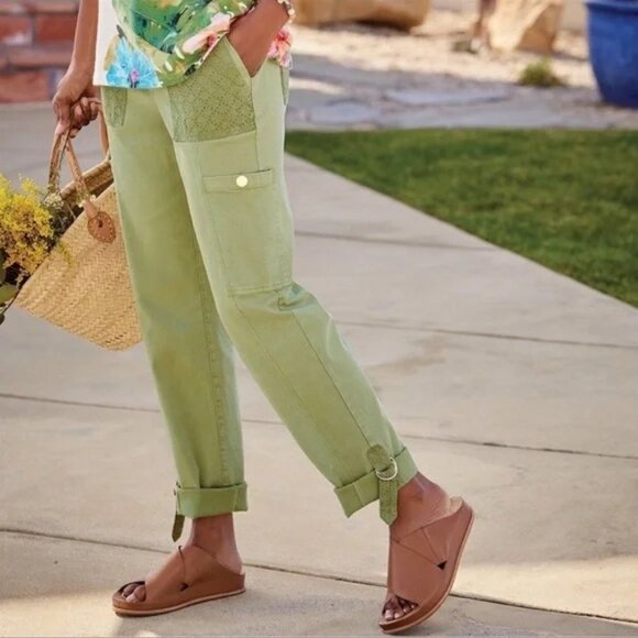 NWT Soft Surroundings Mara Vista Eyelet Crop Pants Taragon Green Medium - Picture 1 of 11